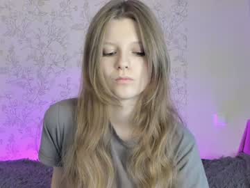 girl
        alainaestrada cam image #1810467