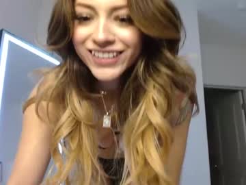 girl
        haileyhawaii cam image #2282812