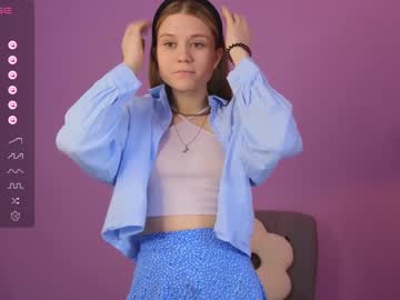 girl
        alisia_spinnet cam image #2141057