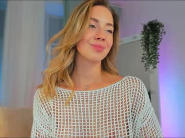 girl
        emmi_rosee cam image #1773271