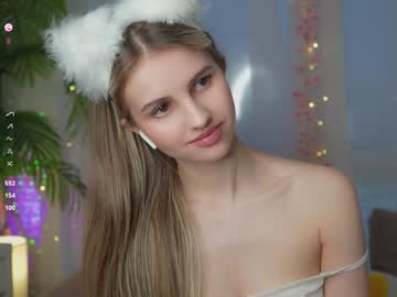 girl
        fluffy_angel cam image #3850418