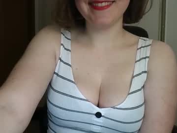 girl
        heathergrayxo cam image #3159900