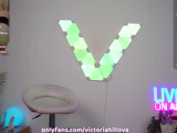 girl
        victoriahillova cam image #1719940