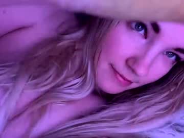 girl
        mariah95 cam image #1306447