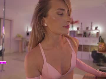 girl
        hannahjames710 cam image #1212427