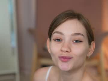 girl
        bless_sheila cam image #1855622