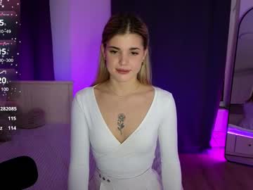 girl
        adrianawow1 cam image #4112005