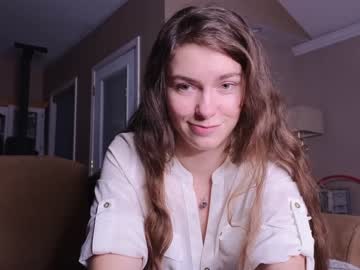 girl
        chroniclove cam image #675576