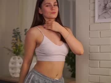 girl
        philomenacutsforth cam image #4066807