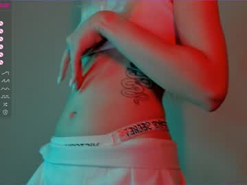 girl
        roonaxel cam image #1368650