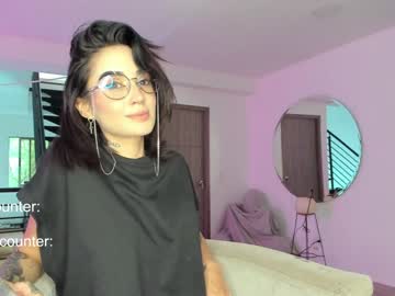 girl
        lonelly_lolly98 cam image #2449382