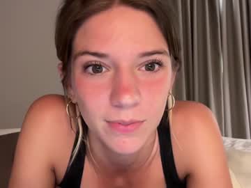 girl
        oliviahansleyy cam image #3241467