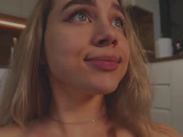 girl
        tatti_1 cam image #3640391