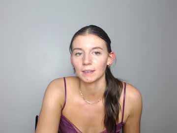 girl
        heidihotte cam image #2123737