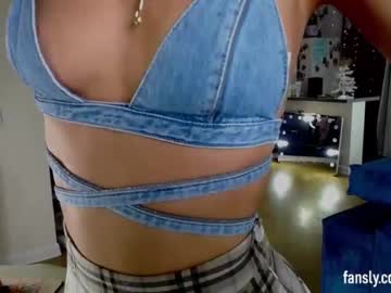 girl
        _eva_001 cam image #2090999