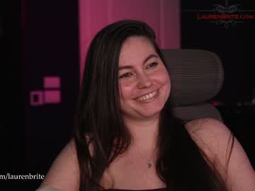 girl
        laurenbrite cam image #732457