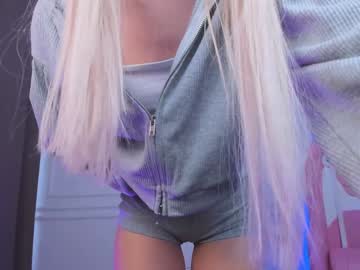girl
        cassie_palmer cam image #3592730