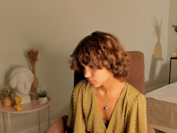 girl
        lenaelisabeth cam image #1799721