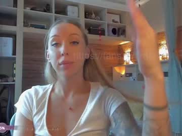 girl
        _mari_ cam image #2399431