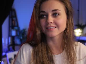 girl
        lettymoa cam image #2607682