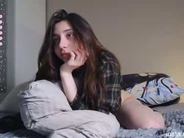 girl
        wmeow cam image #2366157