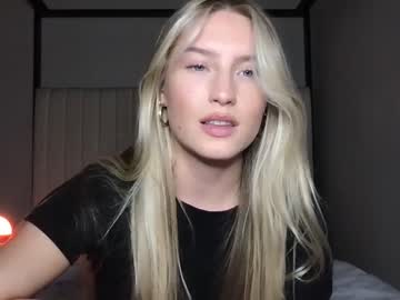 girl
        thezabrina cam image #1632903