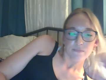 girl
        parkerriley1469 cam image #1273274