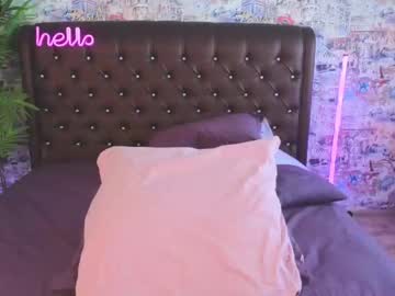 girl
        angelina_new cam image #2776793