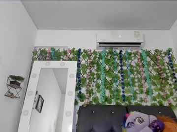 girl
        prettypervyx cam image #1249768