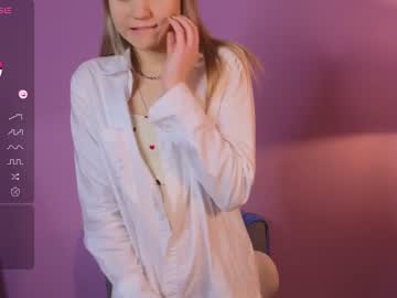 girl
        alisia_spinnet cam image #2087695