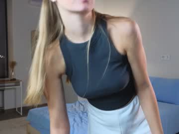 girl
        alicepreuoston cam image #3363973