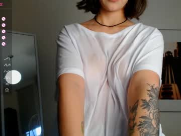girl
        lisagethigh cam image #1576000