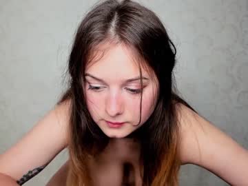 girl
        oladushek18 cam image #1108740