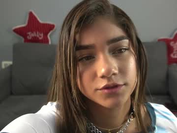 girl
        ashley_ospino cam image #3777693