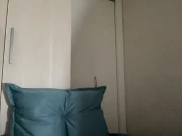 girl
        yourbonie cam image #791210