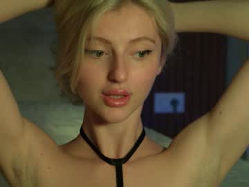 girl
        yournaughtymiss cam image #2804415