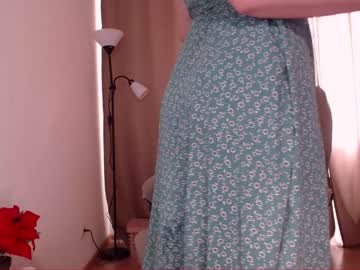 girl
        foxydiamond2020 cam image #2562610