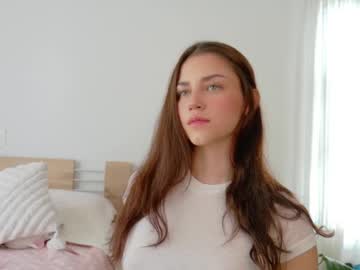 girl
        grettabenett_ cam image #4110740