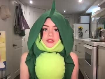 girl
        littlesugarpea cam image #1032513