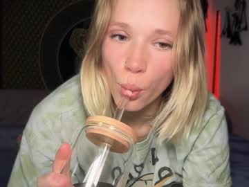 girl
        sweetgracee cam image #3854438
