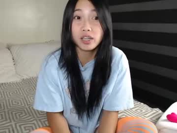 girl
        skytime96 cam image #2289342