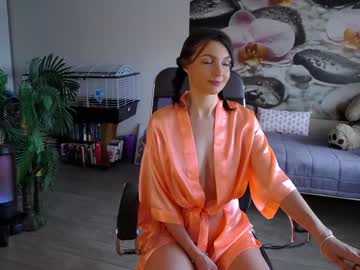 girl
        jennycutey cam image #2920410