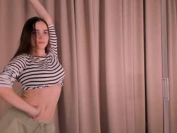girl
        dominogoulder cam image #3712763