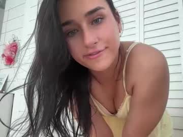 girl
        adorablair cam image #3799007