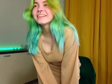 girl
        edinacowee cam image #2645640