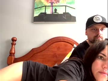 couple
        mickyandbella cam image #618194
