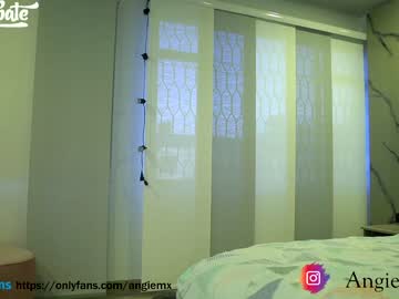 girl
        nina_mon cam image #808358