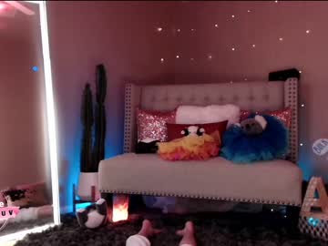 girl
        aubrilee cam image #775636