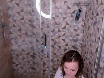 girl
        alice_tucci cam image #3128763