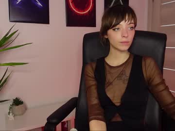 girl
        agelina_summer cam image #1305169